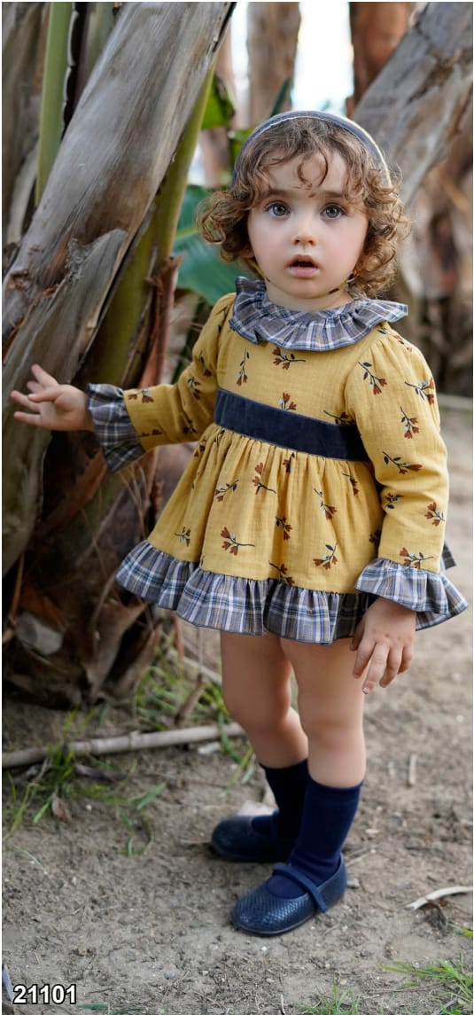 DBB Collection Invierno Jesusito bebé niña Mostaza Flores